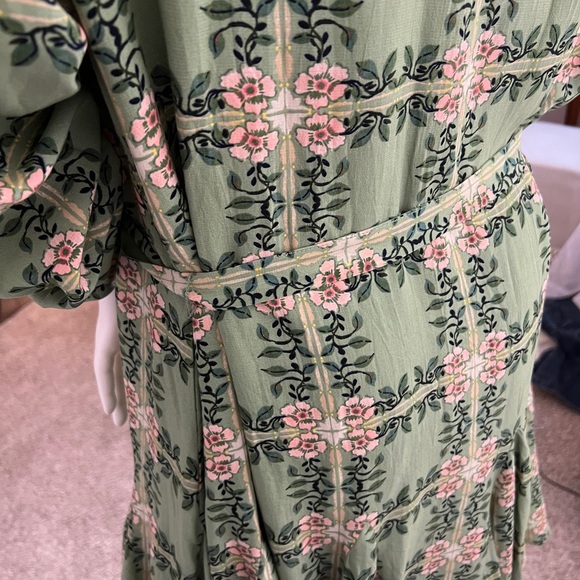 Loft Green and Pink Floral Tiled Vine Godet Dress, NWOT, Size L - Picture 5 of 8